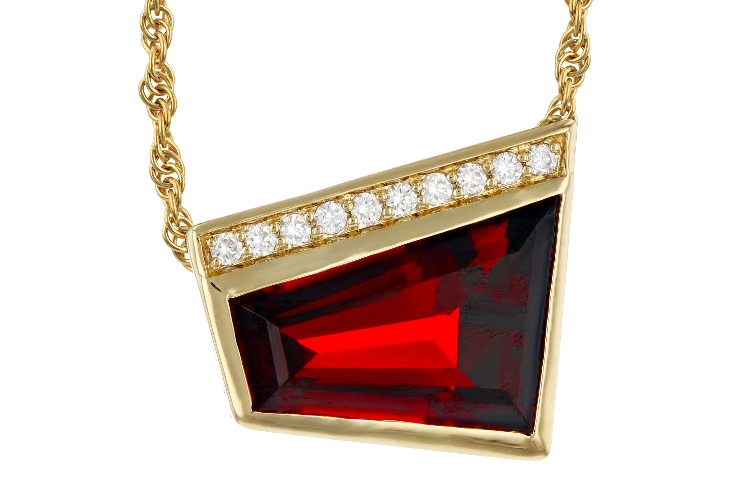 B284-75423: NECKLACE 3.92 GARNET 4.00 TGW