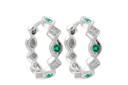 C195-65432: EARRINGS .13 EMERALD .18 TGW