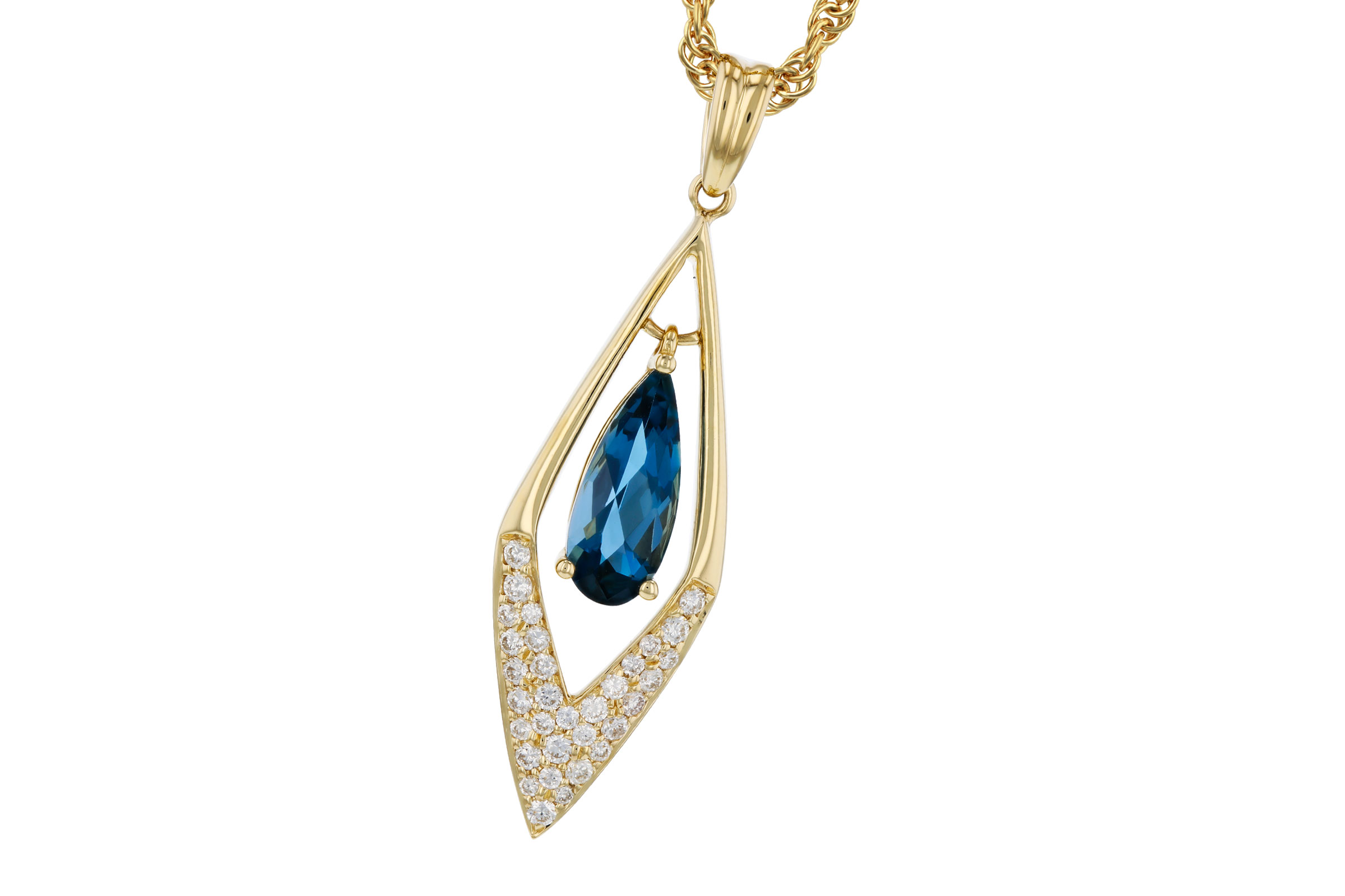 G284-75395: NECK .85 LONDON BLUE TOPAZ 1.02 TGW (10x4MM LBT)